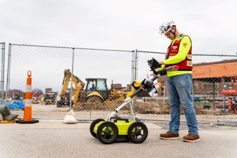 GPRS Project Manager Scanning for Utilities on Jobsite