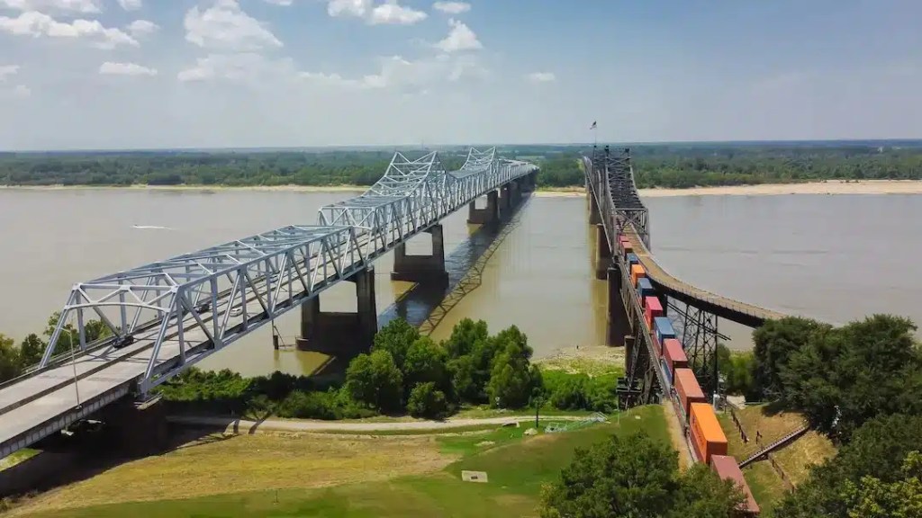 Bridge and railroad crossing over the Mississippi River